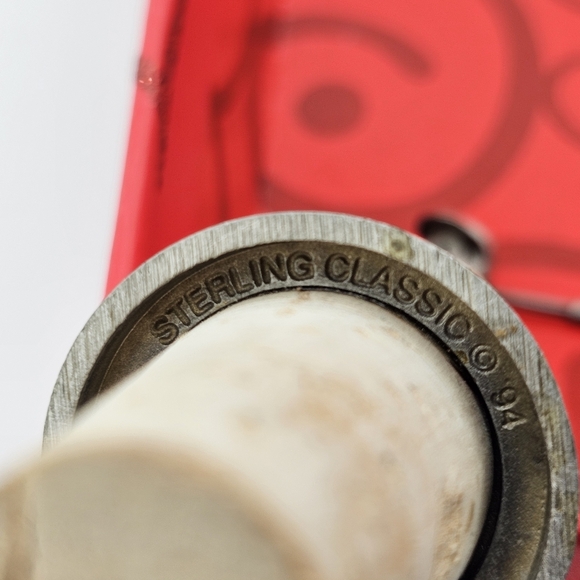 Sterling Classic 94 Female Golfer Wine Bottle Cork Stopper England Golf Barware - Picture 7 of 7